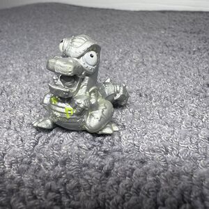 Zuru Smashers Dino Island SUPER RARE Limited Edition #6 Silver Goldy Figure VHTF
